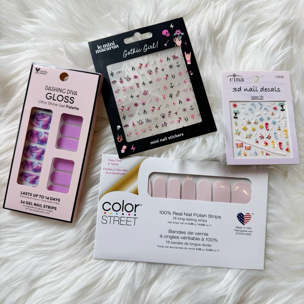 Dashing Diva, Color Street, and le mini macaron Nail Bundle - Set of 4 NWT